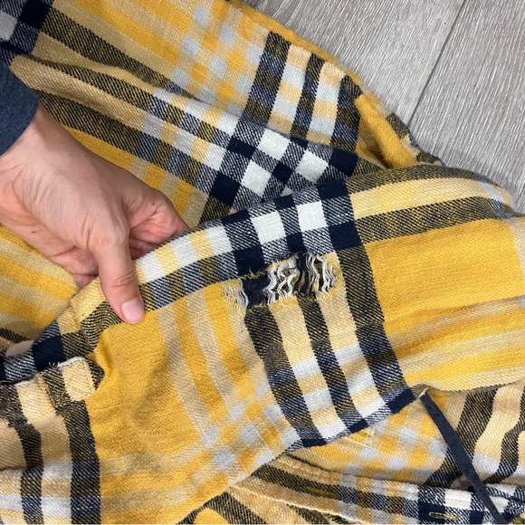 American Eagle plaid button down - Picture 3 of 3